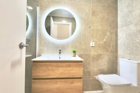 Apartamento en venta en Torrevieja, Alicante, España 3 dormitorios, 95 m2 No. 188527 - foto 13