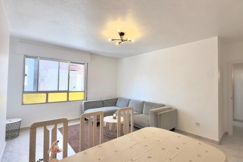 Apartamento en venta en Torrevieja, Alicante, España 3 dormitorios, 95 m2 No. 188527 - foto 3