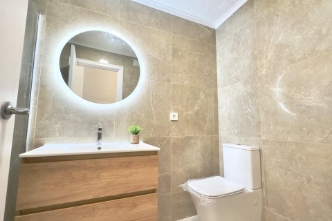 Apartamento en venta en Torrevieja, Alicante, España 3 dormitorios, 95 m2 No. 188527 - foto 12