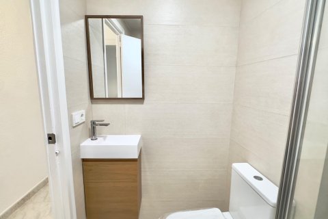 Apartamento en venta en Torrevieja, Alicante, España 3 dormitorios, 95 m2 No. 188527 - foto 7