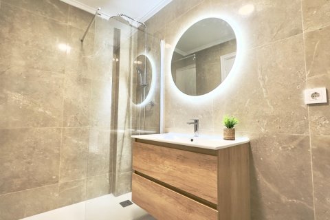 Apartamento en venta en Torrevieja, Alicante, España 3 dormitorios, 95 m2 No. 188527 - foto 14