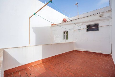 Radhus till salu i Es Castell, Menorca, Spanien 2 sovrum, 149 kvm. Nr. 146531 - foto 11