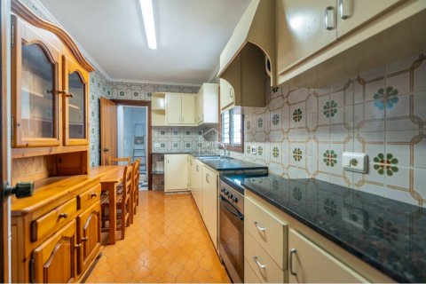 Radhus till salu i Es Castell, Menorca, Spanien 2 sovrum, 149 kvm. Nr. 146531 - foto 7