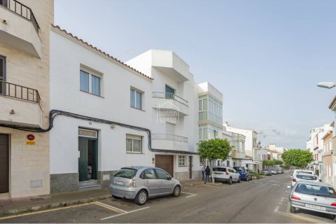 Radhus till salu i Es Castell, Menorca, Spanien 2 sovrum, 149 kvm. Nr. 146531 - foto 1