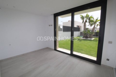 Villa till salu i Finestrat, Alicante, Spanien 3 sovrum, 150 kvm. Nr. 64646 - foto 12