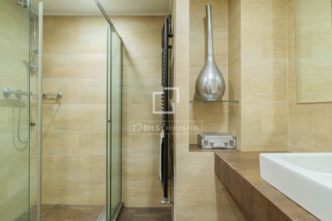 Apartment à vendre à Barcelona, Espagne, 5 chambres, 216 m2 No. 195618 - photo 17