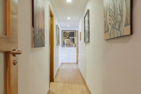 Apartment à vendre à Barcelona, Espagne, 5 chambres, 216 m2 No. 195618 - photo 15