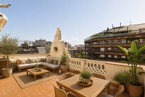 Attico in vendita a Barcelona, Spagna 2 camere da letto, 74 mq. N° 195615 - foto 2