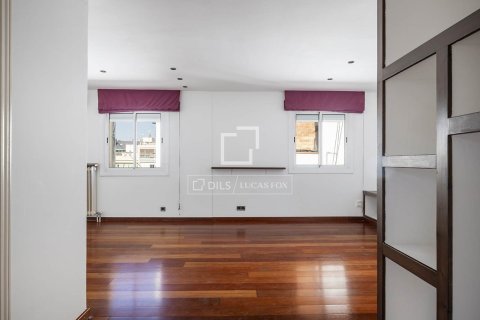 Attico in vendita a Barcelona, Spagna 2 camere da letto, 74 mq. N° 195615 - foto 5