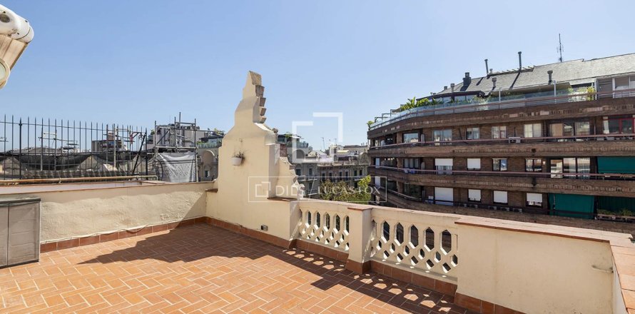 Attico a Barcelona, Spagna 2 camere da letto, 74 mq. N° 195615