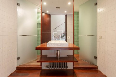 Huvila myytävänä Barcelona, Espanja, 6 makuuhuonetta, 422 m2 No. 195612 - kuva 25