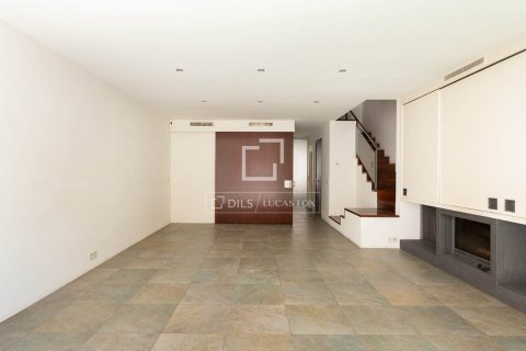 Huvila myytävänä Barcelona, Espanja, 6 makuuhuonetta, 422 m2 No. 195612 - kuva 9