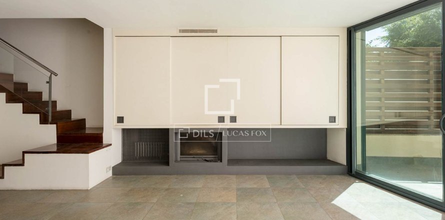 Huvila Barcelona, Espanja 6 makuuhuonetta, 422 m2 No. 195612