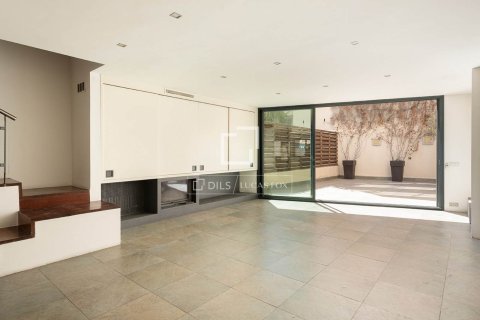 Huvila myytävänä Barcelona, Espanja, 6 makuuhuonetta, 422 m2 No. 195612 - kuva 2