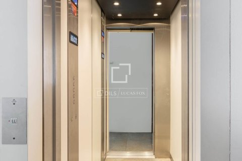 Huvila myytävänä Barcelona, Espanja, 6 makuuhuonetta, 422 m2 No. 195612 - kuva 19