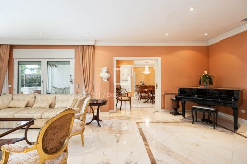 Villa in vendita a Barcelona, Spagna 8 camere da letto, 592 mq. N° 195614 - foto 23