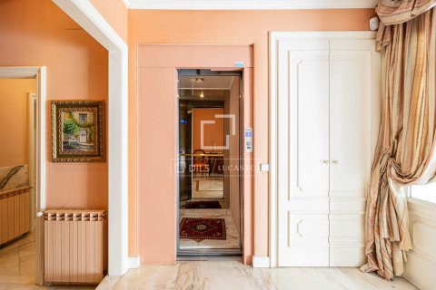 Villa in vendita a Barcelona, Spagna 8 camere da letto, 592 mq. N° 195614 - foto 9