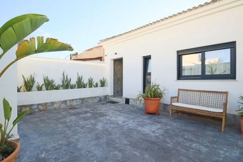 Villa à Torrevieja, Alicante, Espagne 102 m2 No. 181645