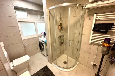 Apartment for sale in Alicante, Spain 4 bedrooms, 144 sq.m. No. 181644 - photo 8