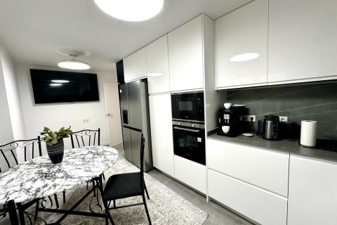 Apartment for sale in Alicante, Spain 4 bedrooms, 144 sq.m. No. 181644 - photo 25