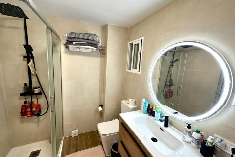 Apartment for sale in Alicante, Spain 4 bedrooms, 144 sq.m. No. 181644 - photo 21