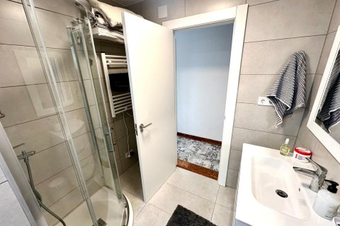 Apartment for sale in Alicante, Spain 4 bedrooms, 144 sq.m. No. 181644 - photo 11