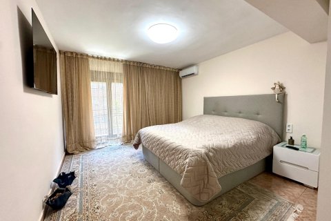 Apartment for sale in Alicante, Spain 4 bedrooms, 144 sq.m. No. 181644 - photo 12