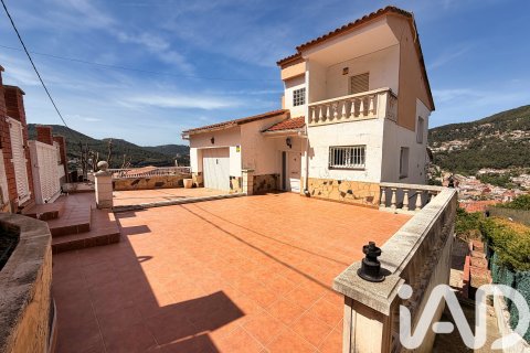 Casa a Vallirana, Barcelona, Spagna 5 camere da letto, 128 mq. N° 172561