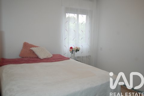 Apartment for sale in Madrid, Spain 3 bedrooms, 59 sq.m. No. 172495 - photo 1