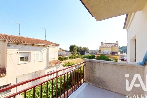Radhus till salu i El Vendrell, Tarragona, Spanien 5 sovrum, 150 kvm. Nr. 172494 - foto 26
