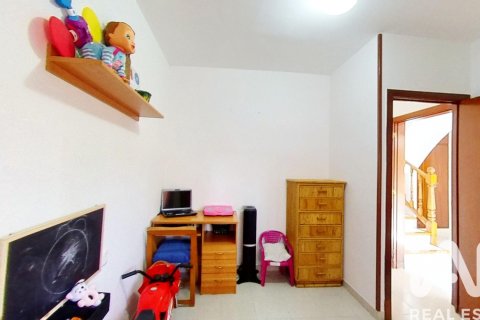 Radhus till salu i El Vendrell, Tarragona, Spanien 5 sovrum, 150 kvm. Nr. 172494 - foto 12