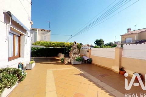 Radhus till salu i El Vendrell, Tarragona, Spanien 5 sovrum, 150 kvm. Nr. 172494 - foto 2