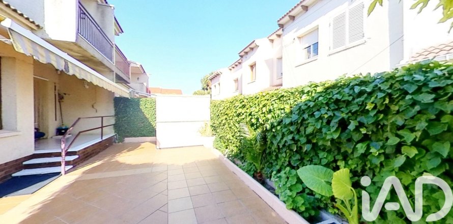 Radhus i El Vendrell, Tarragona, Spanien 5 sovrum, 150 kvm. Nr. 172494