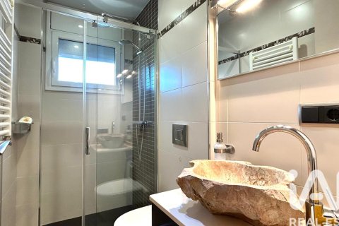 Radhus till salu i Llica D'amunt, Barcelona, Spanien 4 sovrum, 154 kvm. Nr. 172496 - foto 10