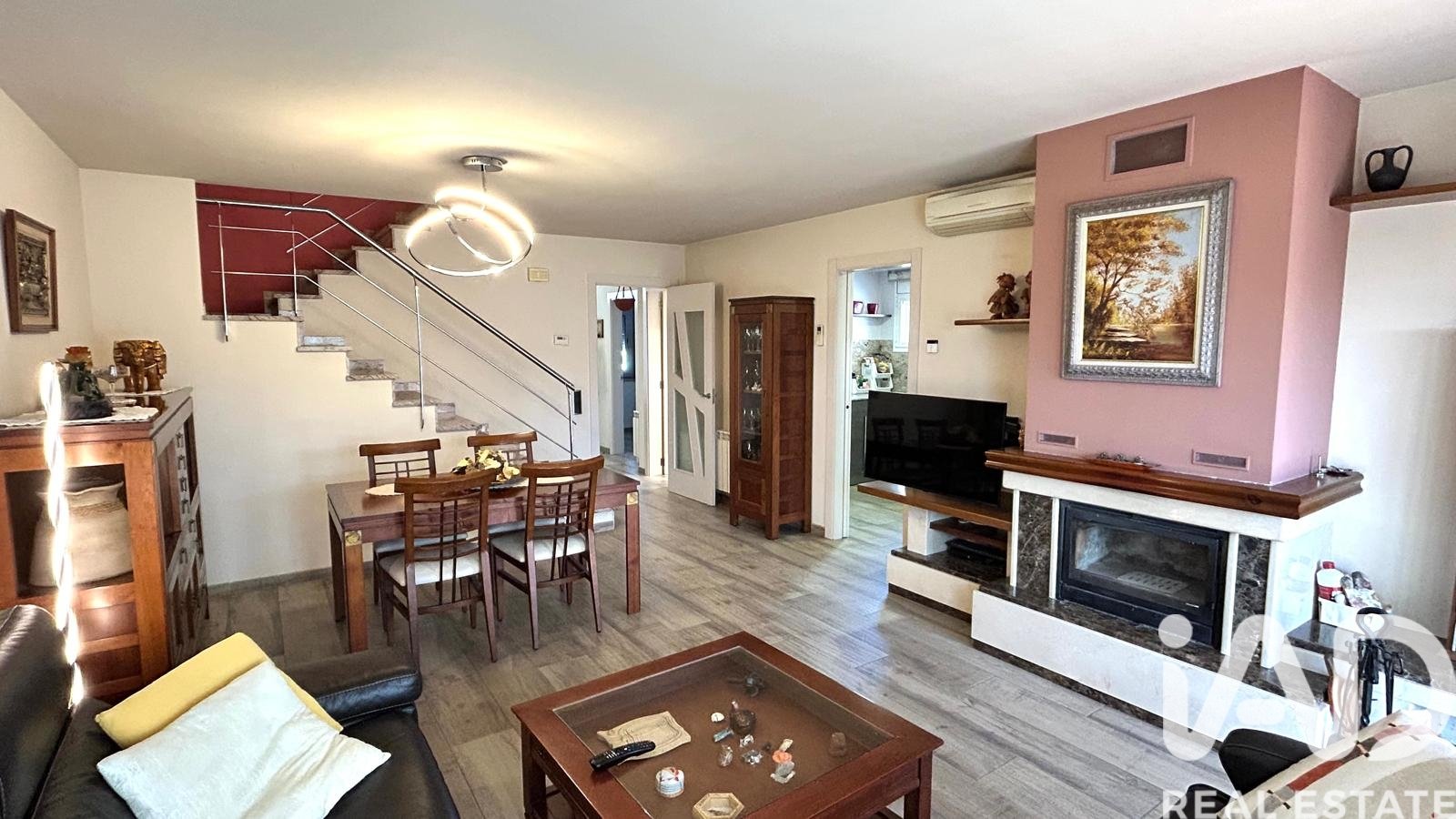 Villetta a schiera a Llica D'amunt, Barcelona, Spagna 4 camere da letto, 154 mq. N° 172496