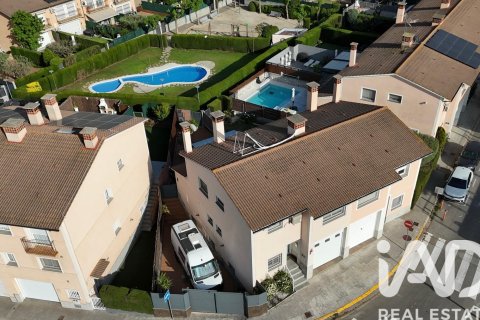 Villetta a schiera a Llica D'amunt, Barcelona, Spagna 4 camere da letto, 154 mq. N° 172496