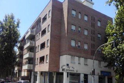 Lägenhet till salu i Terrassa, Barcelona, Spanien 3 sovrum, 122 kvm. Nr. 194549 - foto 3