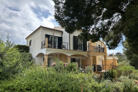 Villa en El Camp De Mar, Mallorca, España 2 dormitorios, 134 m2 No. 193653