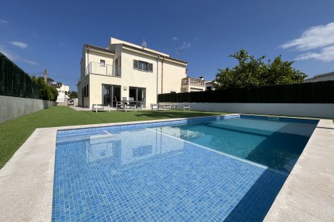 Villa a Platja De Muro, Mallorca, Spagna 4 camere da letto, 164 mq. N° 193652