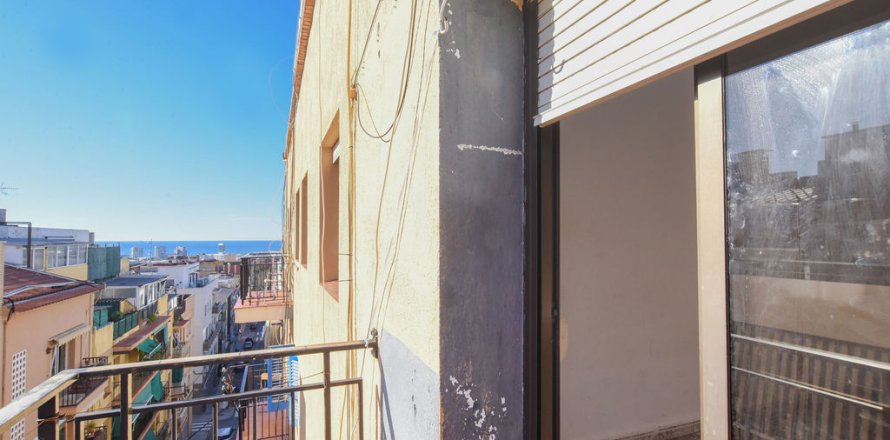Huoneisto Mataro, Barcelona, Espanja 2 makuuhuonetta, 53 m2 No. 191422