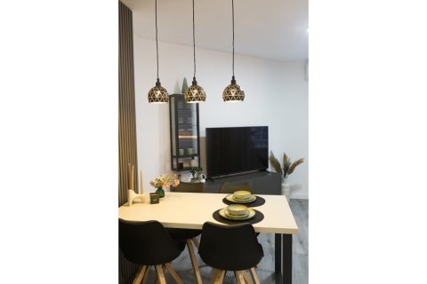 Apartment à vendre à Torrevieja, Alicante, Espagne, 2 chambres, 80 m2 No. 151819 - photo 13