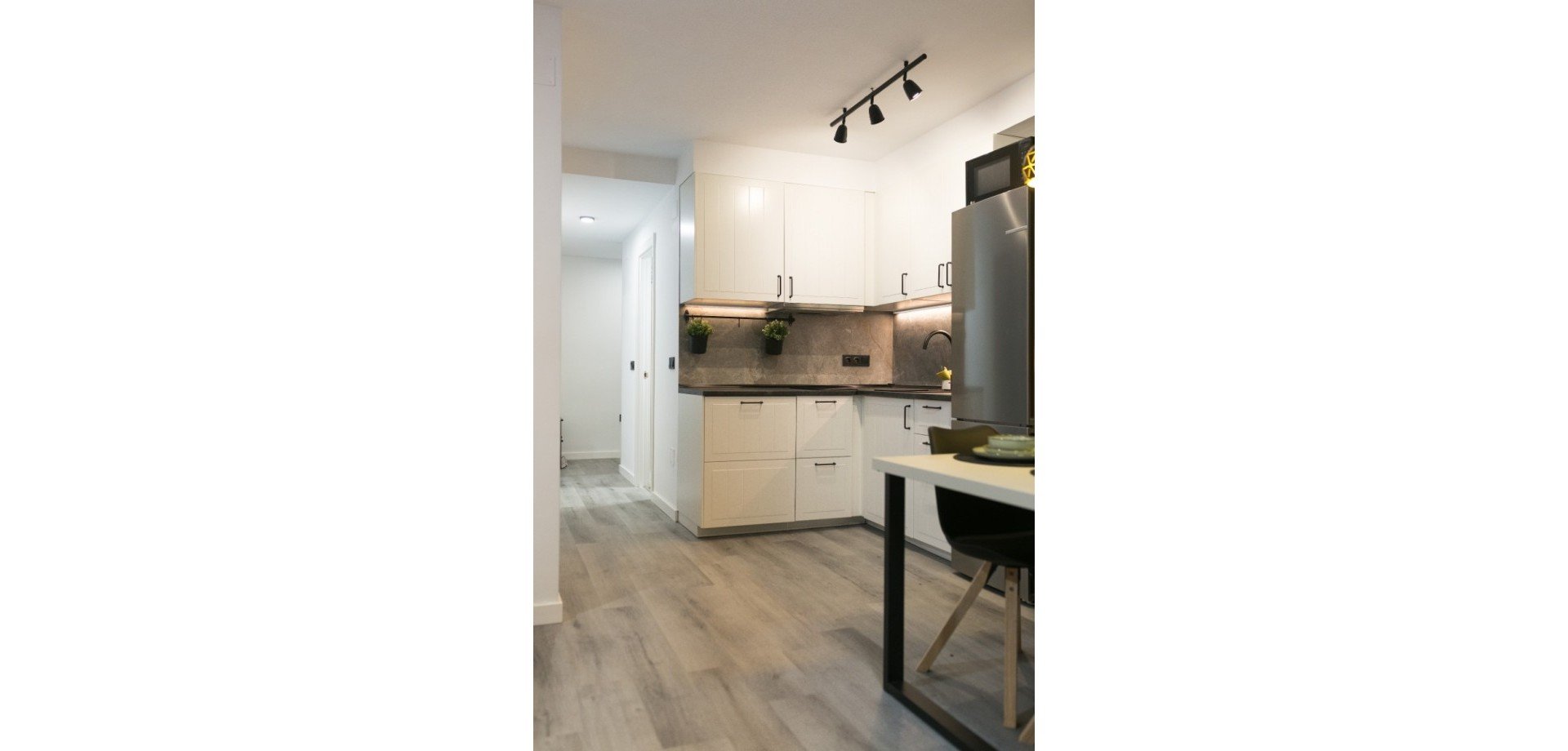 Apartment à Torrevieja, Alicante, Espagne 2 chambres, 80 m2 No. 151819