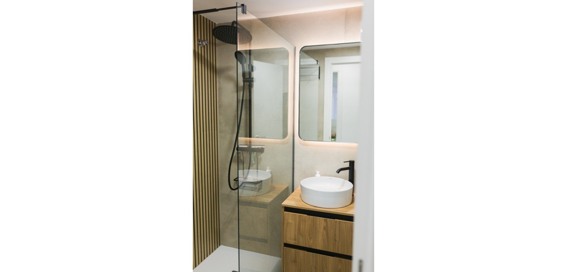 Apartment à Torrevieja, Alicante, Espagne 2 chambres, 80 m2 No. 151819