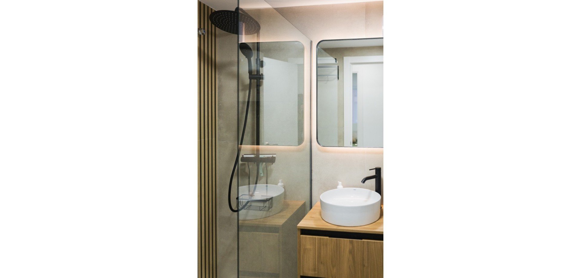 Apartment à Torrevieja, Alicante, Espagne 2 chambres, 80 m2 No. 151819