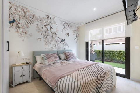 Продажа квартиры в Торревьеха, Аликанте, Испания 2 спальни, 80м2 №151820 - фото 15