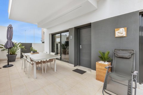 Продажа квартиры в Торревьеха, Аликанте, Испания 2 спальни, 80м2 №151820 - фото 25