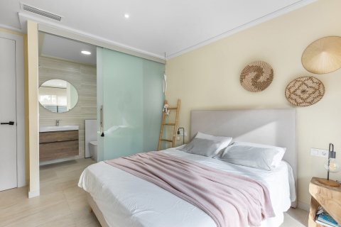 Продажа квартиры в Торревьеха, Аликанте, Испания 2 спальни, 80м2 №151820 - фото 21