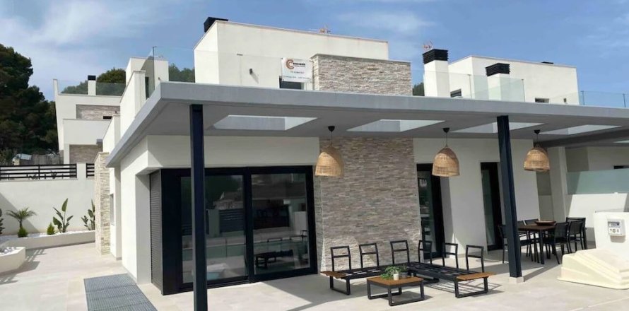 Villa in Los Balcones, Alicante, Spain 5 bedrooms, 280 sq.m. No. 151815