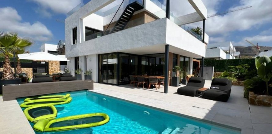 Villa a Finestrat, Alicante, Spagna 3 camere da letto, 333 mq. N° 145197