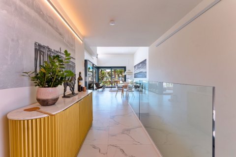 Продажа виллы в Сан-Мигель-де-Салинас, Аликанте, Испания 5 спален, 272м2 №145198 - фото 6